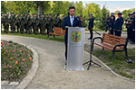 W hodzie patriotom - 14.05.2023. Niemcza osonicie skweru Pary Prezydenckiej Marii i Lecha Kaczyskich oraz tablicy z now nazw Placu Rotmistrza Aleksandra Hrynkiewicza.